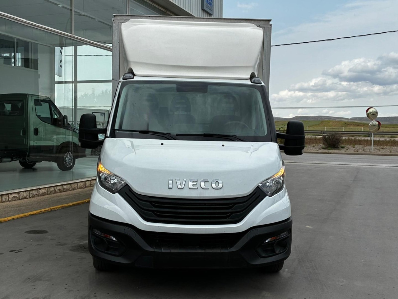 Caja cerrada IVECO 35C16 3.0 20m3 - Volymskåp: bild 2 Caja cerrada IVECO 35C16 3.0 20m3 - Volymskåp: bild 2