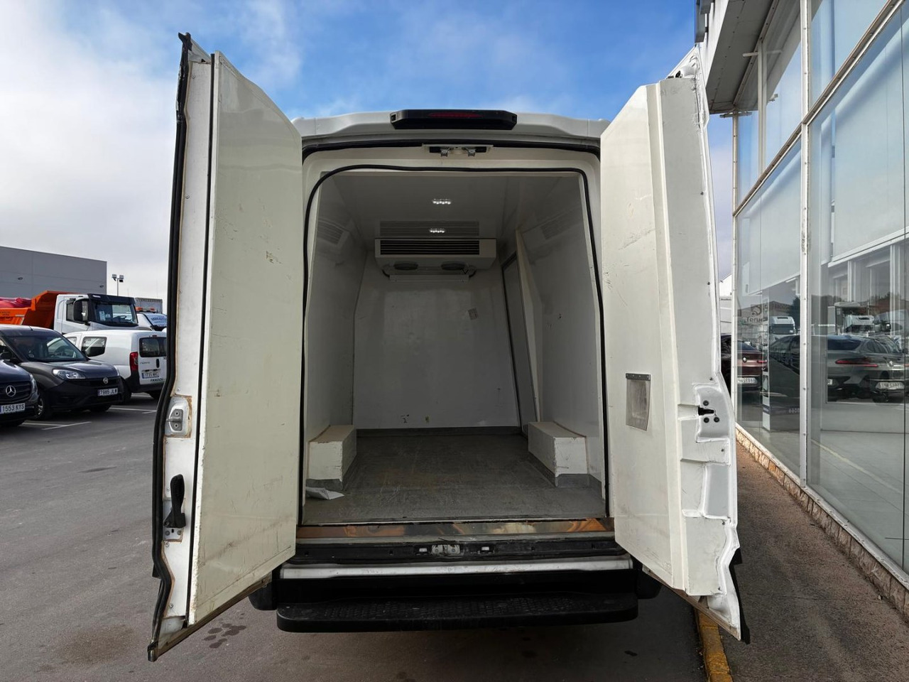 Frigorífico IVECO 35S16 V FRIGORÍFICA 12m3 - Kylbil: bild 5 Frigorífico IVECO 35S16 V FRIGORÍFICA 12m3 - Kylbil: bild 5