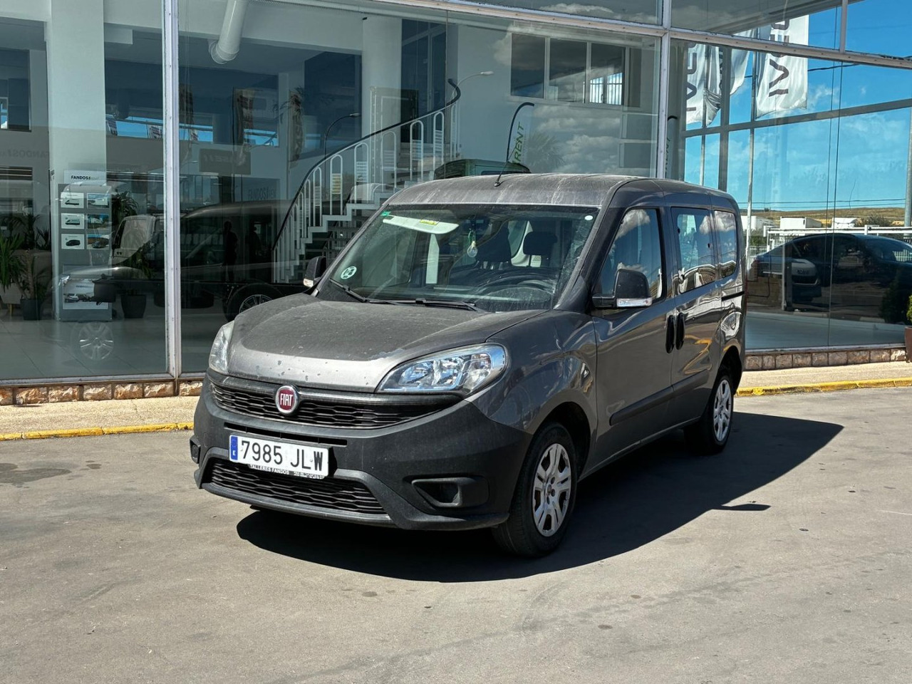 Furgón Fiat Dobló 5 plazas - Skåpbil: bild 1 Furgón Fiat Dobló 5 plazas - Skåpbil: bild 1
