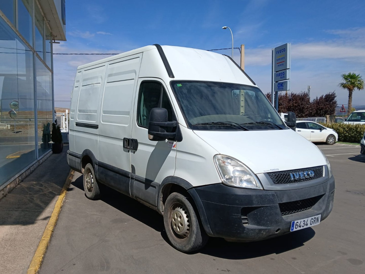 Furgón IVECO 35S13 V 10m3 - Skåpbil: bild 3 Furgón IVECO 35S13 V 10m3 - Skåpbil: bild 3
