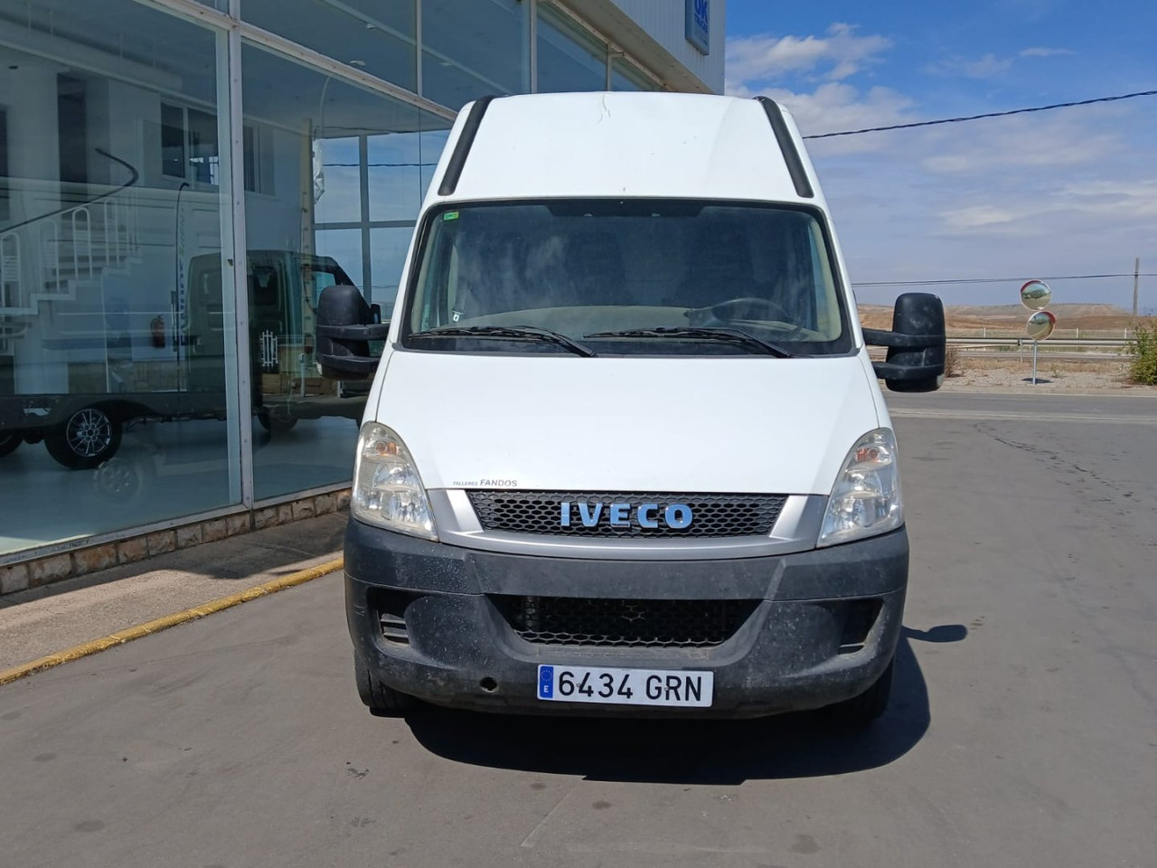 Furgón IVECO 35S13 V 10m3 - Skåpbil: bild 2 Furgón IVECO 35S13 V 10m3 - Skåpbil: bild 2