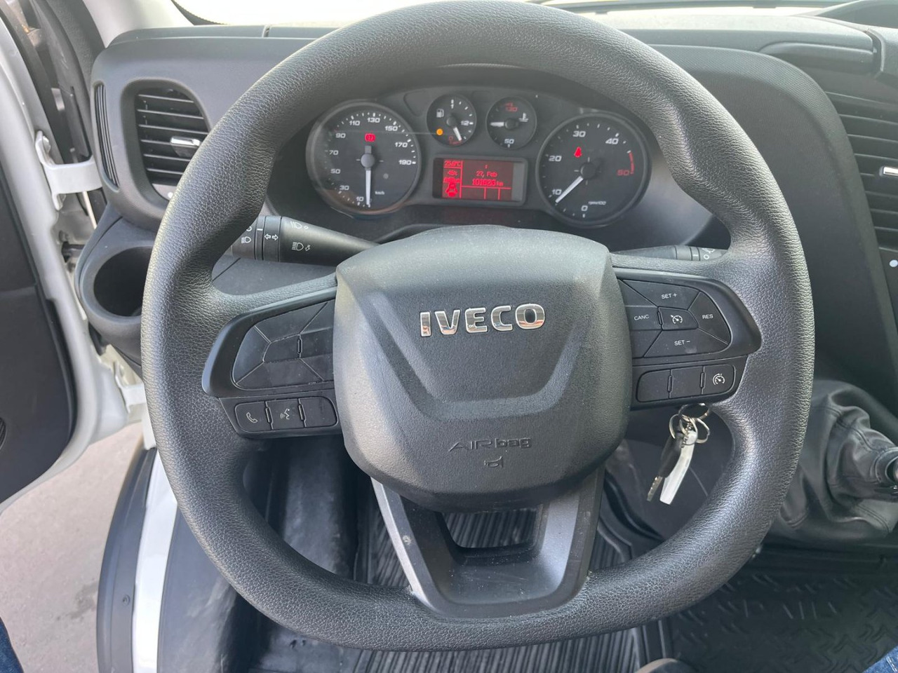 Skåpbil Furgón IVECO 35S14 16m3: bild 7