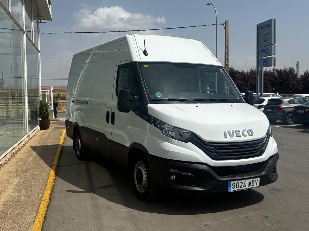 Furgón IVECO 35S14 V 12m3 - Skåpbil: bild 3 Furgón IVECO 35S14 V 12m3 - Skåpbil: bild 3