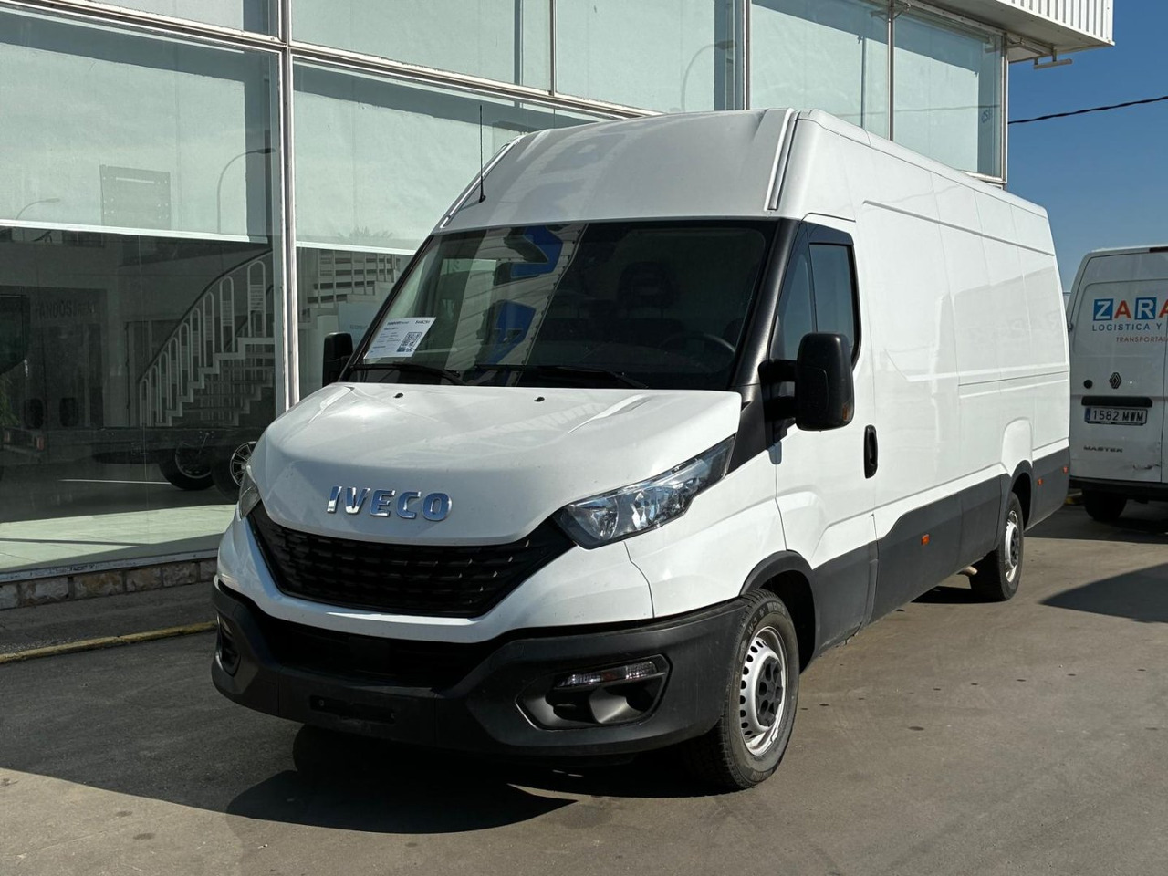 Furgón IVECO 35S14 V 16m3 - Skåpbil: bild 1 Furgón IVECO 35S14 V 16m3 - Skåpbil: bild 1