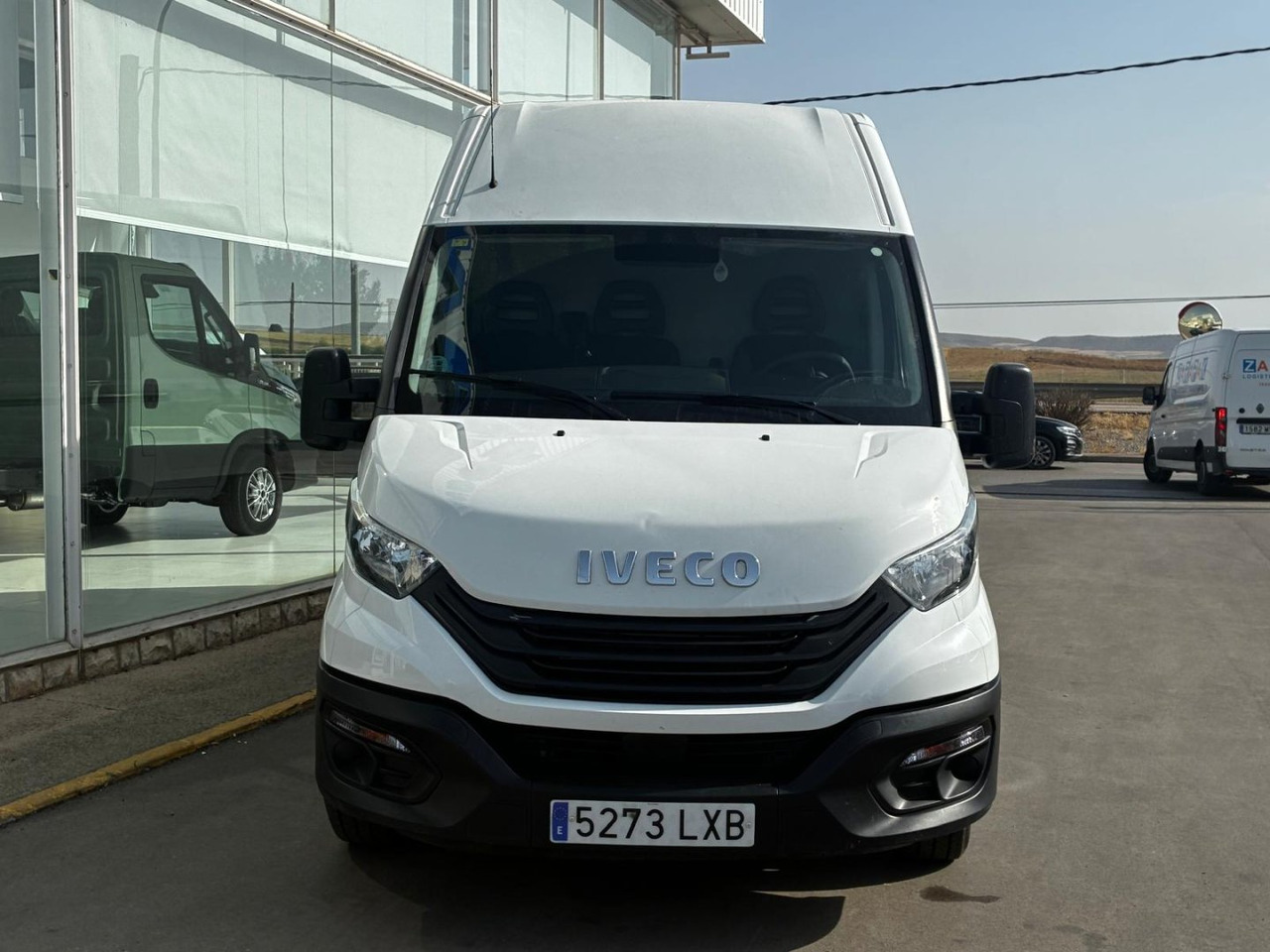 Furgón IVECO 35S16 V 12m3 - Skåpbil: bild 2 Furgón IVECO 35S16 V 12m3 - Skåpbil: bild 2