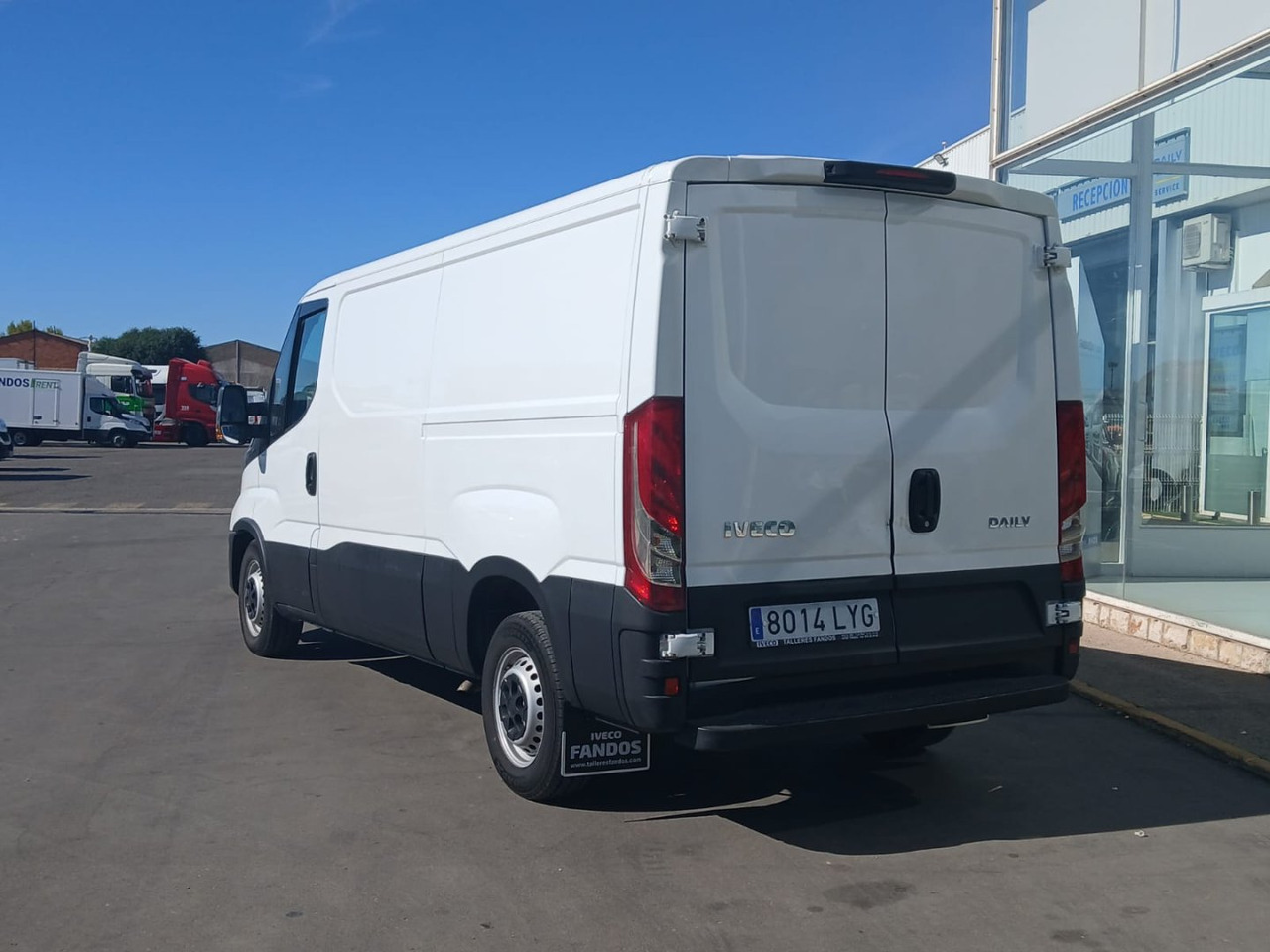 Furgón IVECO 35S16 V 9m3 - Skåpbil: bild 4 Furgón IVECO 35S16 V 9m3 - Skåpbil: bild 4