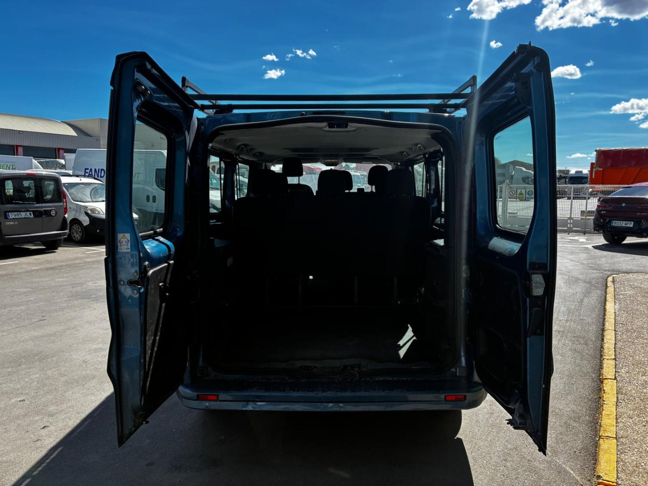 Furgón Opel Vivaro 9 Plazas - Skåpbil: bild 5 Furgón Opel Vivaro 9 Plazas - Skåpbil: bild 5