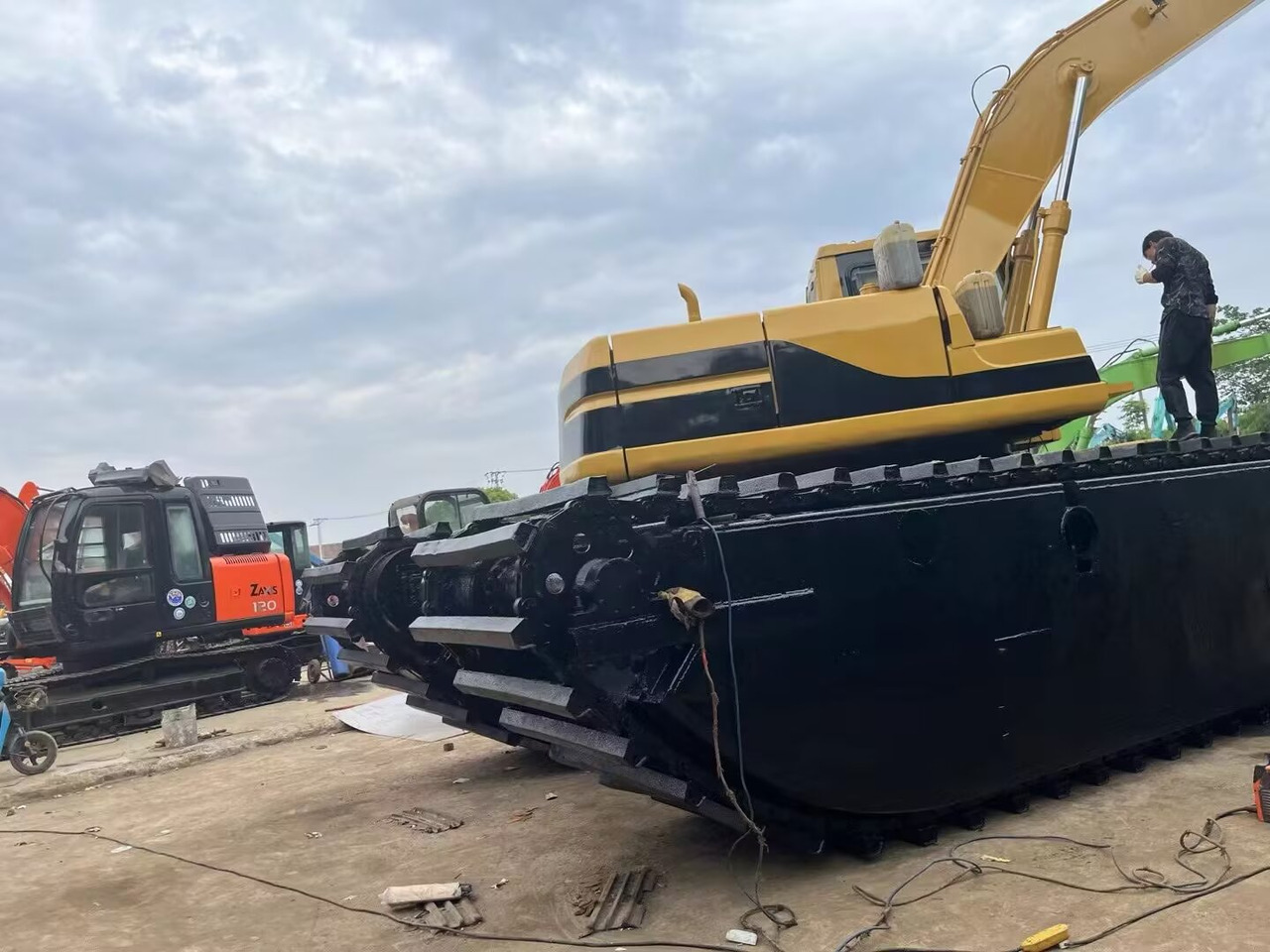 CAT 320 BL dredger 320 CL dredge - Flytande grävmaskin: bild 3 CAT 320 BL dredger 320 CL dredge - Flytande grävmaskin: bild 3