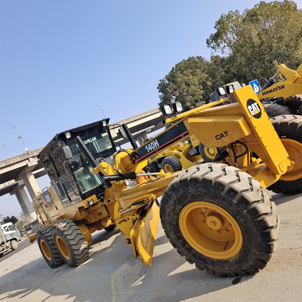CATERPILLAR 140H CAT 140K 140G - Väghyvel: bild 1 CATERPILLAR 140H CAT 140K 140G - Väghyvel: bild 1