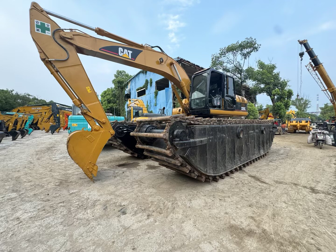 CATERPILLAR 320CL CAT DREDGER - Flytande grävmaskin: bild 1 CATERPILLAR 320CL CAT DREDGER - Flytande grävmaskin: bild 1