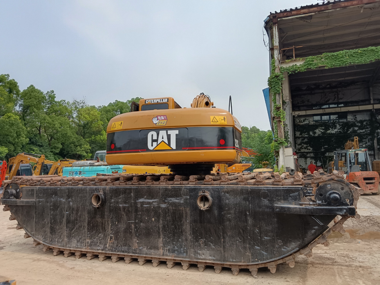 CATERPILLAR 320CL CAT DREDGER - Flytande grävmaskin: bild 3 CATERPILLAR 320CL CAT DREDGER - Flytande grävmaskin: bild 3