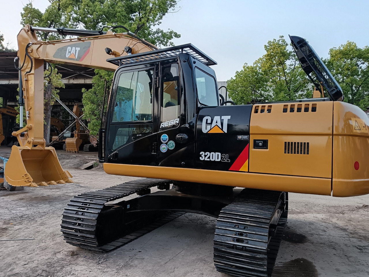 CATERPILLAR 320D CAT 320D2L - Bandgrävare: bild 2 CATERPILLAR 320D CAT 320D2L - Bandgrävare: bild 2