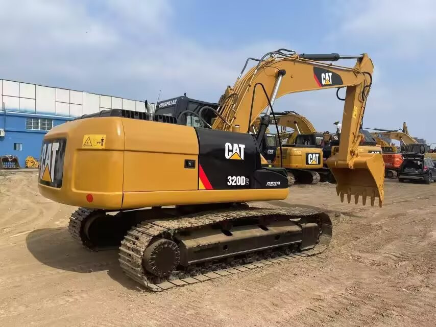 CATERPILLAR 320D2 L CAT 320D 2 L - Bandgrävare: bild 1 CATERPILLAR 320D2 L CAT 320D 2 L - Bandgrävare: bild 1