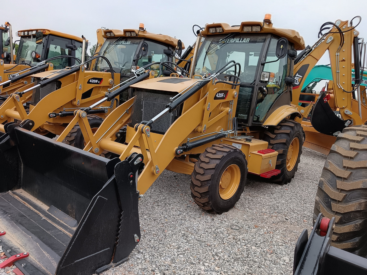 CATERPILLAR 420FⅡ CAT - Grävlastare: bild 1 CATERPILLAR 420FⅡ CAT - Grävlastare: bild 1