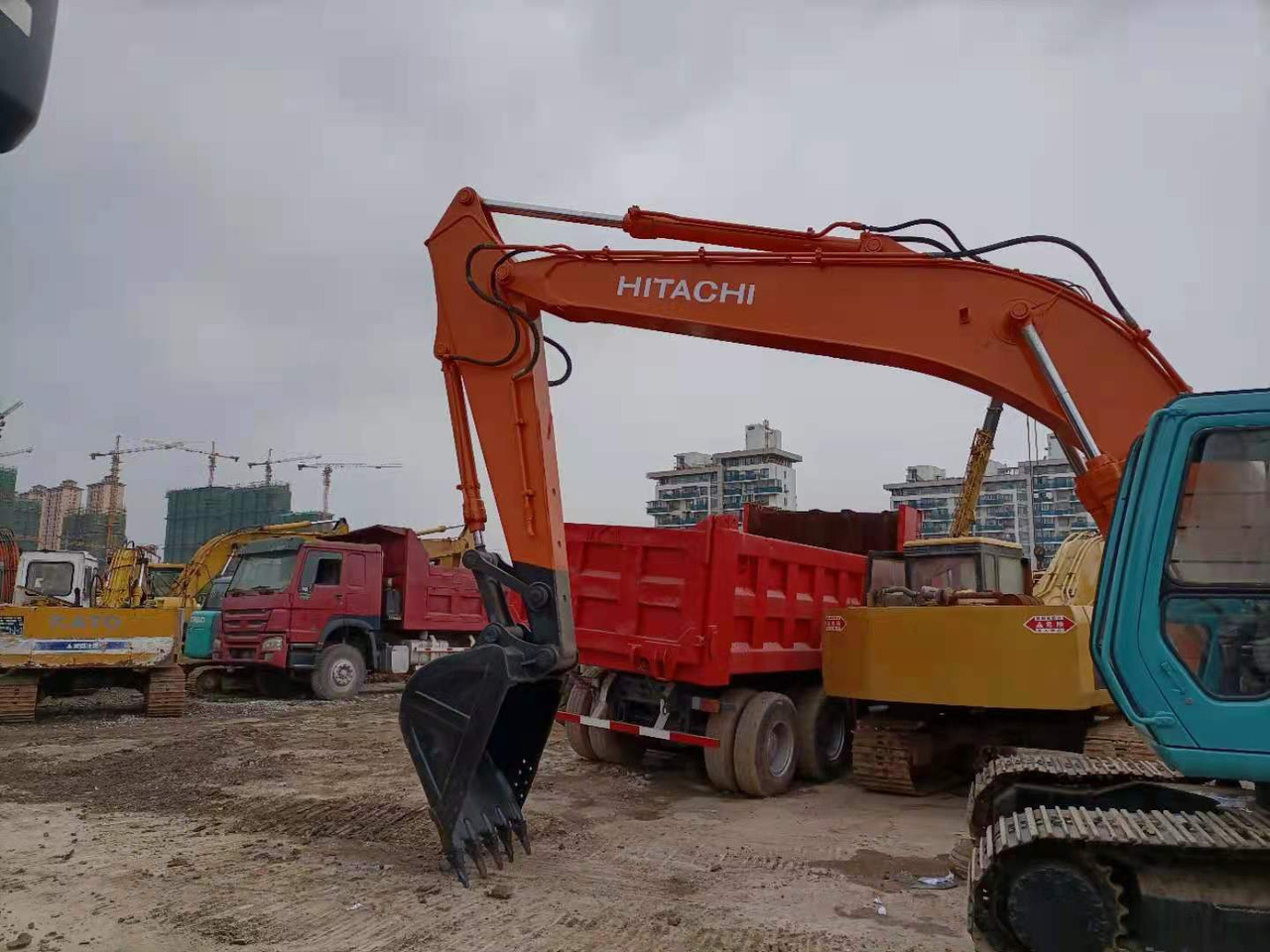 HITACHI EX200-3 Hitachi EX 200 - 3 - Bandgrävare: bild 4 HITACHI EX200-3 Hitachi EX 200 - 3 - Bandgrävare: bild 4
