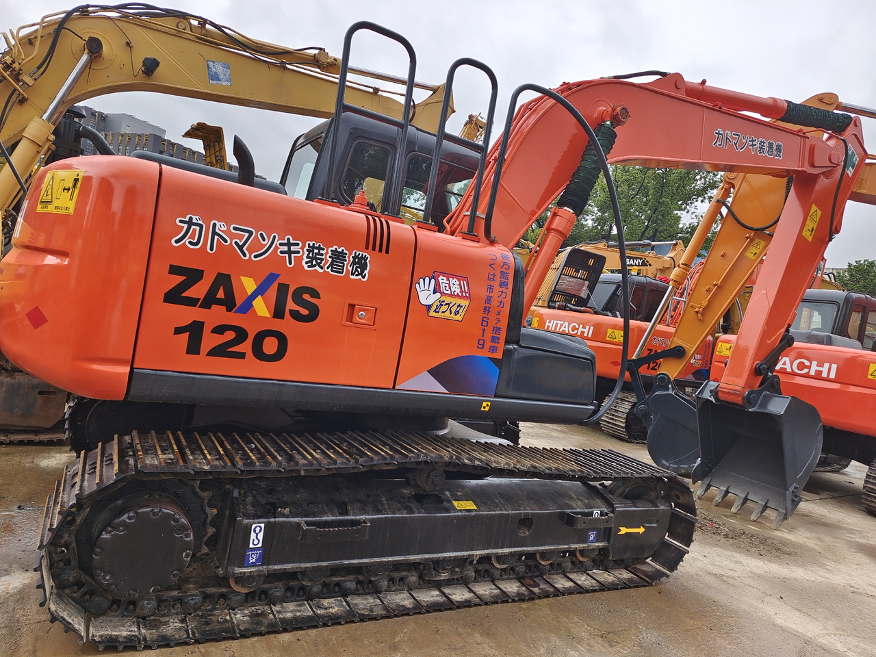 HITACHI ZX120 - Bandgrävare: bild 4 HITACHI ZX120 - Bandgrävare: bild 4