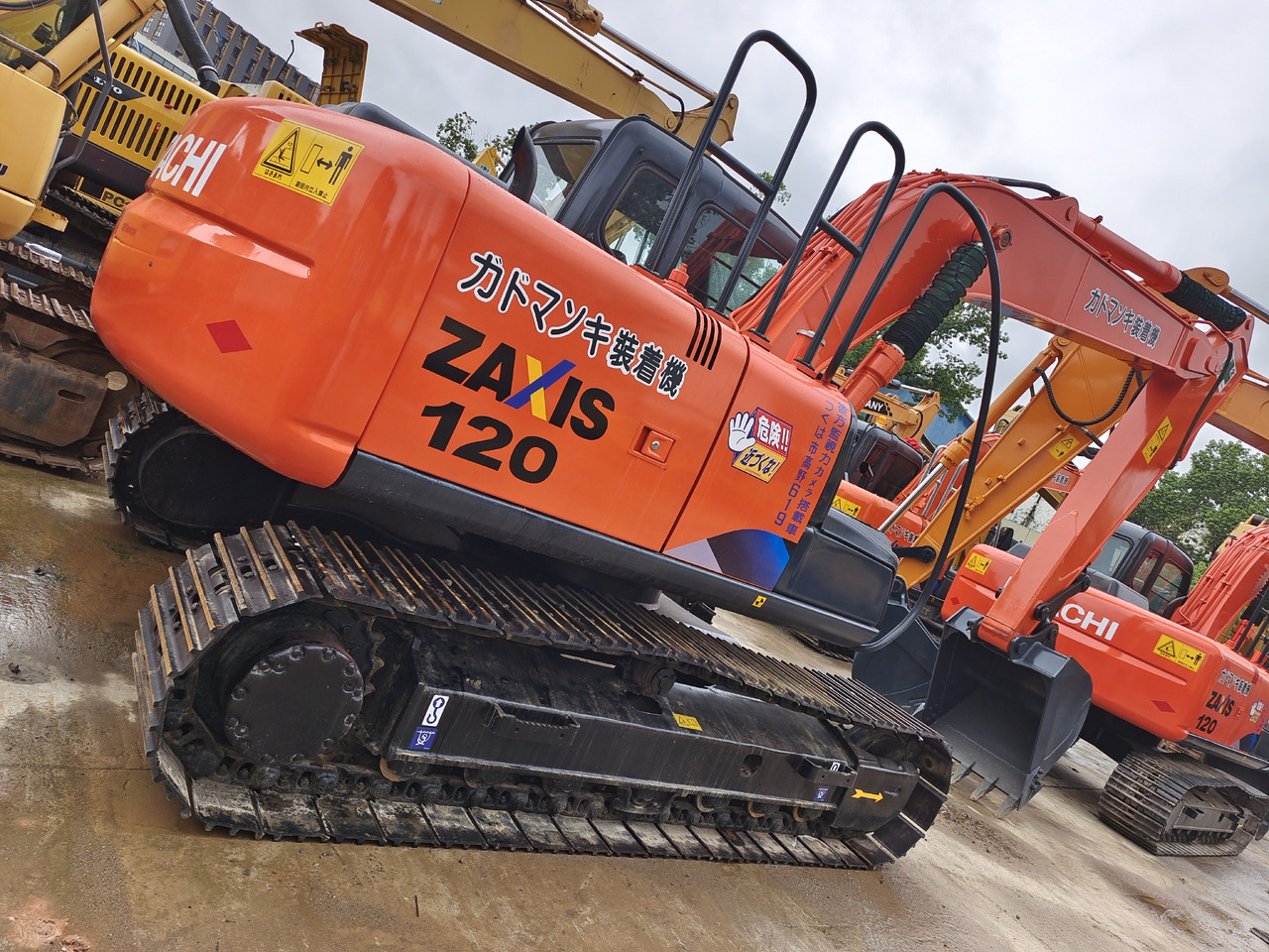 HITACHI ZX120 - Bandgrävare: bild 3 HITACHI ZX120 - Bandgrävare: bild 3