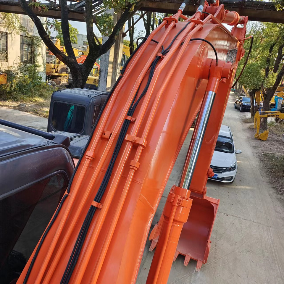 HITACHI ZX200-3 - Bandgrävare: bild 2 HITACHI ZX200-3 - Bandgrävare: bild 2