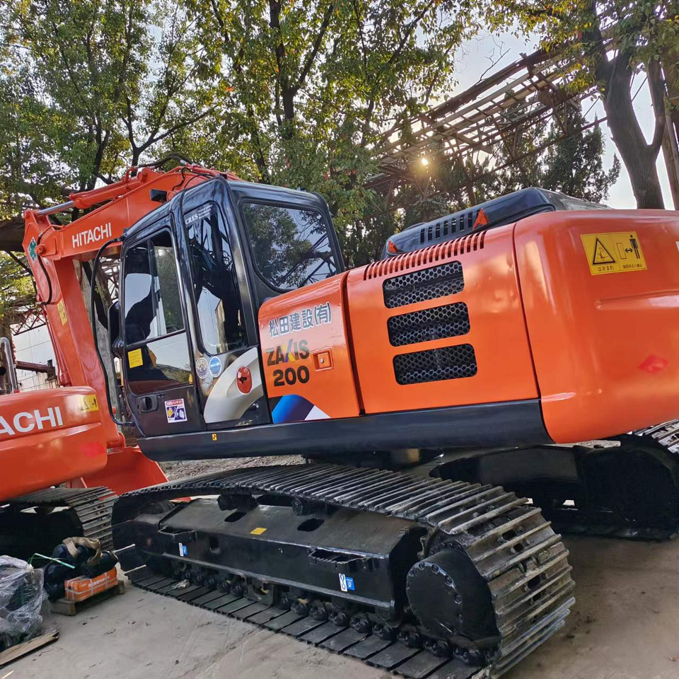 HITACHI ZX200-3 - Bandgrävare: bild 4 HITACHI ZX200-3 - Bandgrävare: bild 4