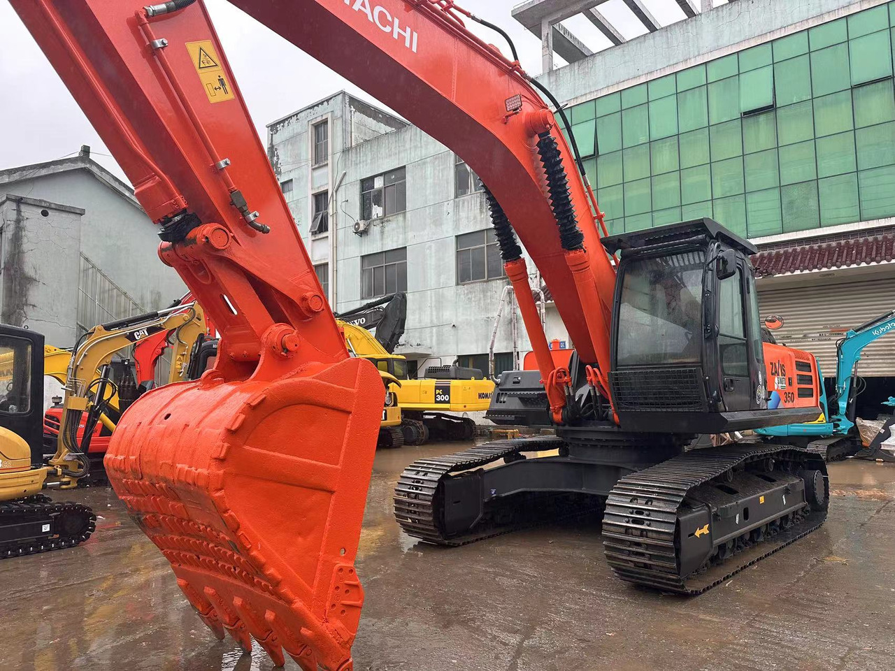 HITACHI ZX350 - Bandgrävare: bild 5 HITACHI ZX350 - Bandgrävare: bild 5