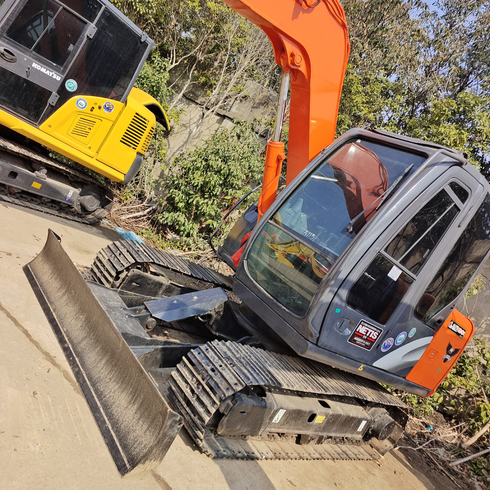 HITACHI ZX70 - Minigrävmaskin: bild 1 HITACHI ZX70 - Minigrävmaskin: bild 1