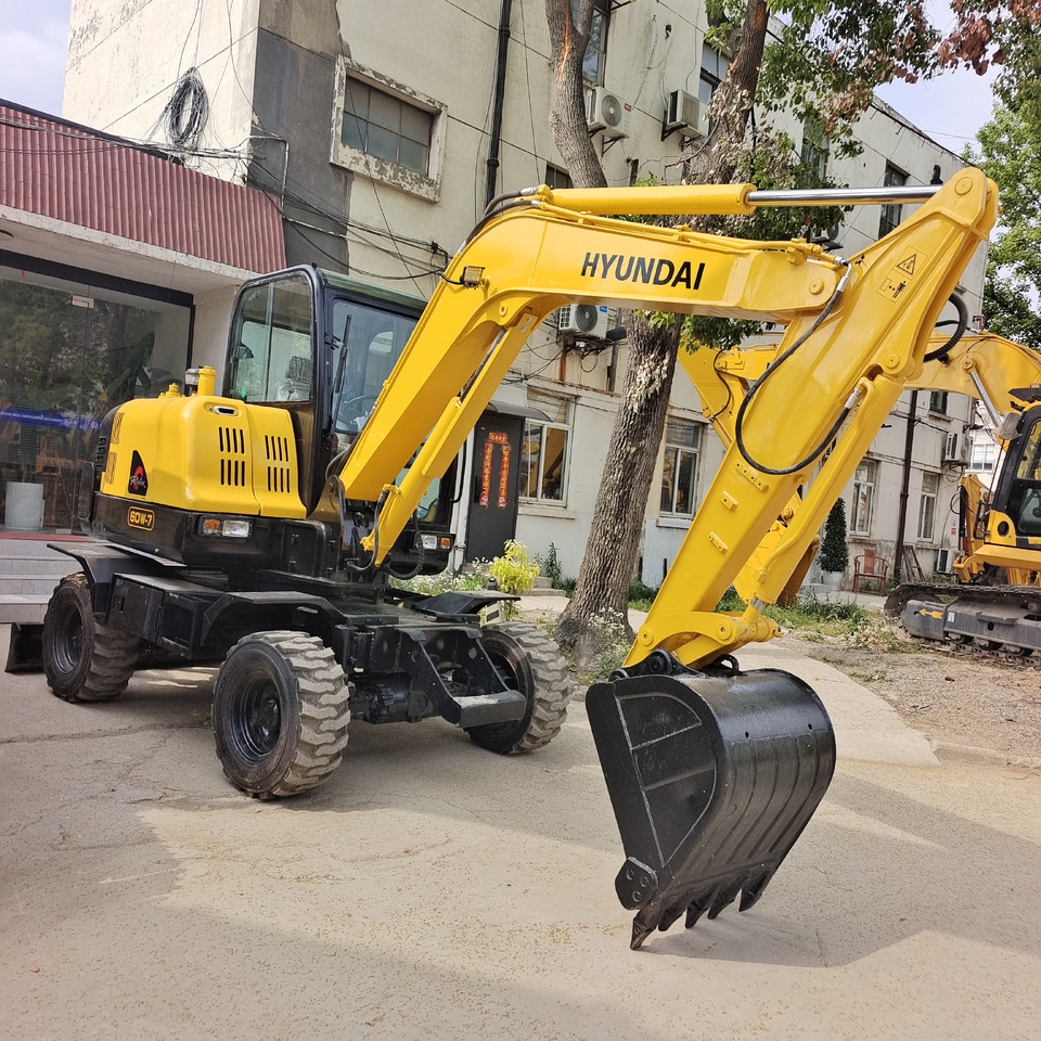 HYUNDAI R60W-7 - Grävmaskin på däck: bild 3 HYUNDAI R60W-7 - Grävmaskin på däck: bild 3