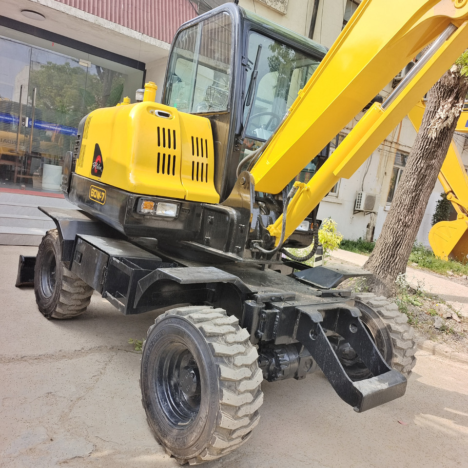 HYUNDAI R60W-7 - Grävmaskin på däck: bild 1 HYUNDAI R60W-7 - Grävmaskin på däck: bild 1