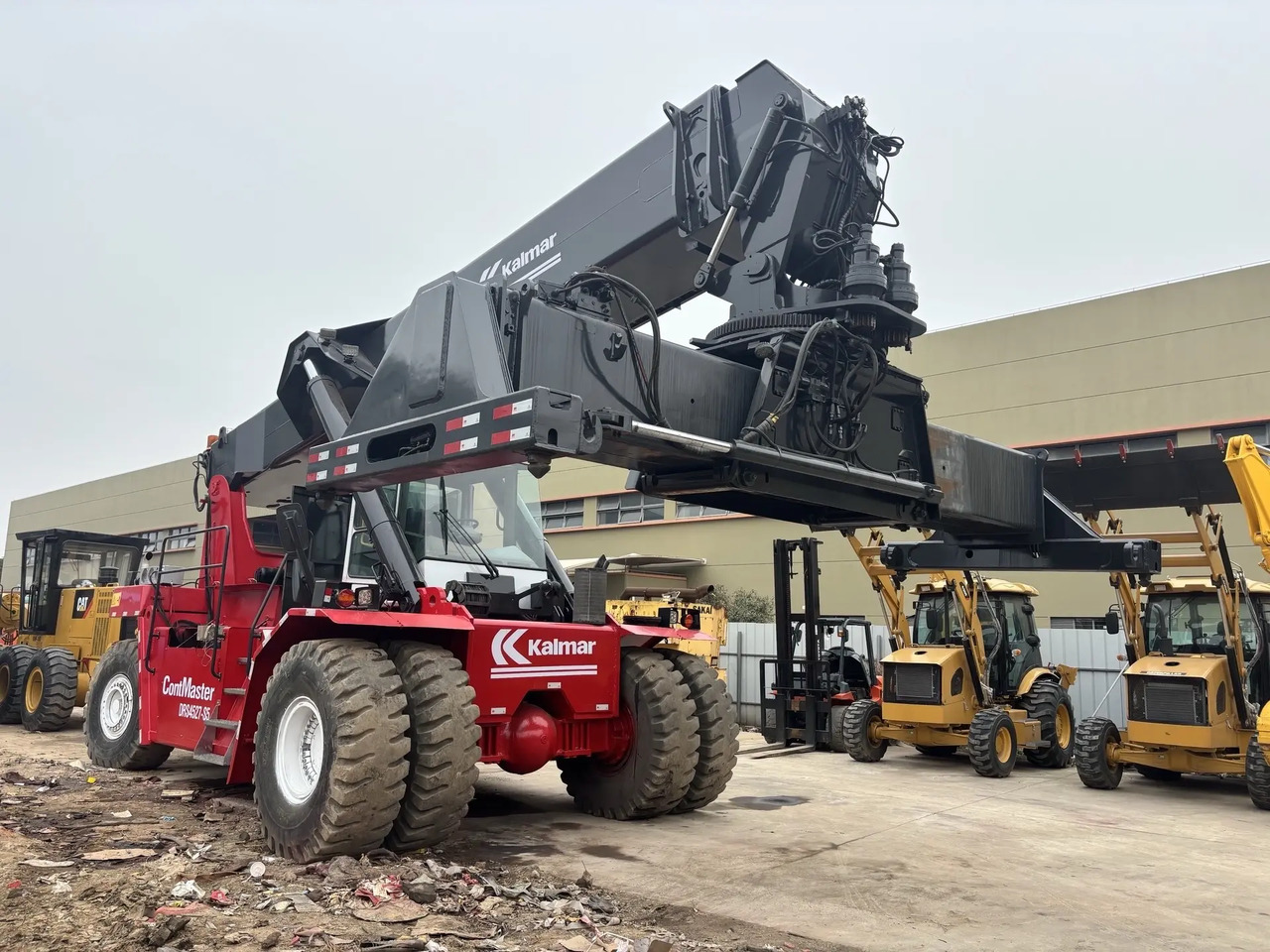 KALMAR DRS 4527 - S5 DRF450 DRT 450 45TON CONTAINER HANDLER - Reachstacker: bild 2 KALMAR DRS 4527 - S5 DRF450 DRT 450 45TON CONTAINER HANDLER - Reachstacker: bild 2
