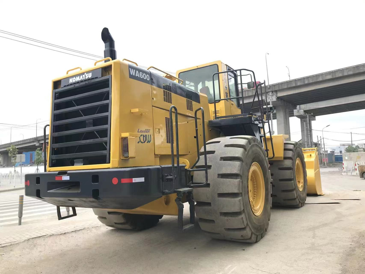 KOMATSU WA600 WA 600 - 6 - Hjullastare: bild 4 KOMATSU WA600 WA 600 - 6 - Hjullastare: bild 4