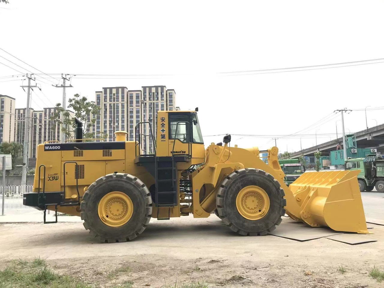 KOMATSU WA600 WA 600 - 6 - Hjullastare: bild 3 KOMATSU WA600 WA 600 - 6 - Hjullastare: bild 3