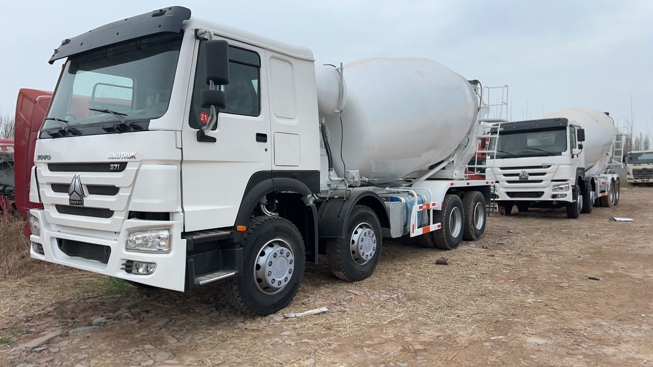 SINOTRUK HOWO 371 8X4 16 Cubic Meter SINOTRUK Howo Concrete Mixer Truck - Betongblandare: bild 1 SINOTRUK HOWO 371 8X4 16 Cubic Meter SINOTRUK Howo Concrete Mixer Truck - Betongblandare: bild 1