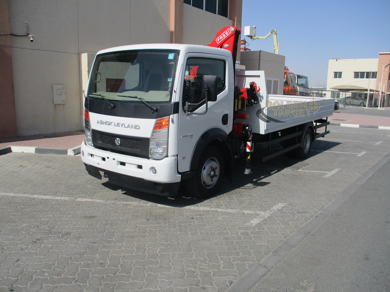 Ashok Leyland PARTNER LX 4x2 with Fassi F50A.022 Crane - Kranbil: bild 2 Ashok Leyland PARTNER LX 4x2 with Fassi F50A.022 Crane - Kranbil: bild 2