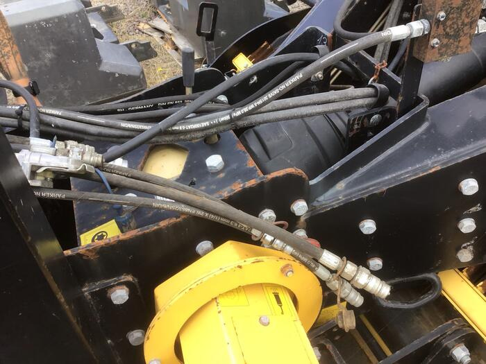 New Holland BB 9080 R - Fyrkantspress: bild 4 New Holland BB 9080 R - Fyrkantspress: bild 4