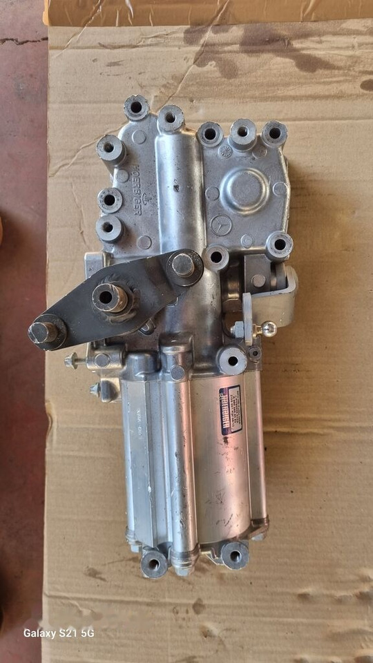Mercedes-Benz ATEGO EURO 6 SHIFTING CYLINDER Mercedes-Benz ATEGO EURO 6 - Växelspak för Lastbil: bild 3 Mercedes-Benz ATEGO EURO 6 SHIFTING CYLINDER Mercedes-Benz ATEGO EURO 6 - Växelspak för Lastbil: bild 3