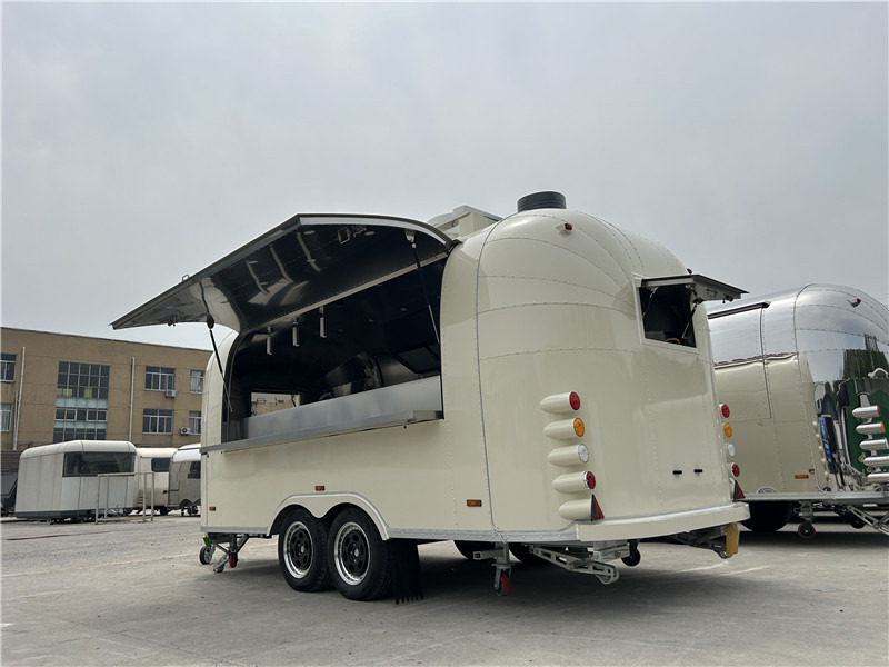 European Food Truck Pizza Food Truck, Smash Burger Foodtruck - Försäljningsvagn: bild 3 European Food Truck Pizza Food Truck, Smash Burger Foodtruck - Försäljningsvagn: bild 3