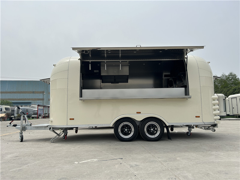 European Food Truck Pizza Food Truck, Smash Burger Foodtruck - Försäljningsvagn: bild 1 European Food Truck Pizza Food Truck, Smash Burger Foodtruck - Försäljningsvagn: bild 1