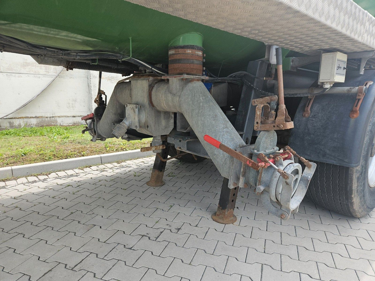 Kumm KTD 28 Güllefaß - Tanktrailer: bild 4 Kumm KTD 28 Güllefaß - Tanktrailer: bild 4