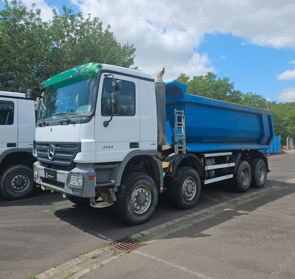 Mercedes-Benz Actros 4144 8x8 Hinterkipper - Tippbil lastbil: bild 2 Mercedes-Benz Actros 4144 8x8 Hinterkipper - Tippbil lastbil: bild 2