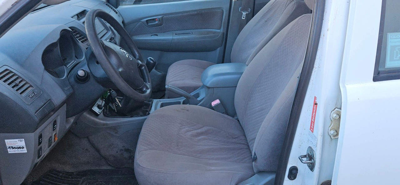 Toyota Hilux Double Cab 4x4 - SUV: bild 5 Toyota Hilux Double Cab 4x4 - SUV: bild 5