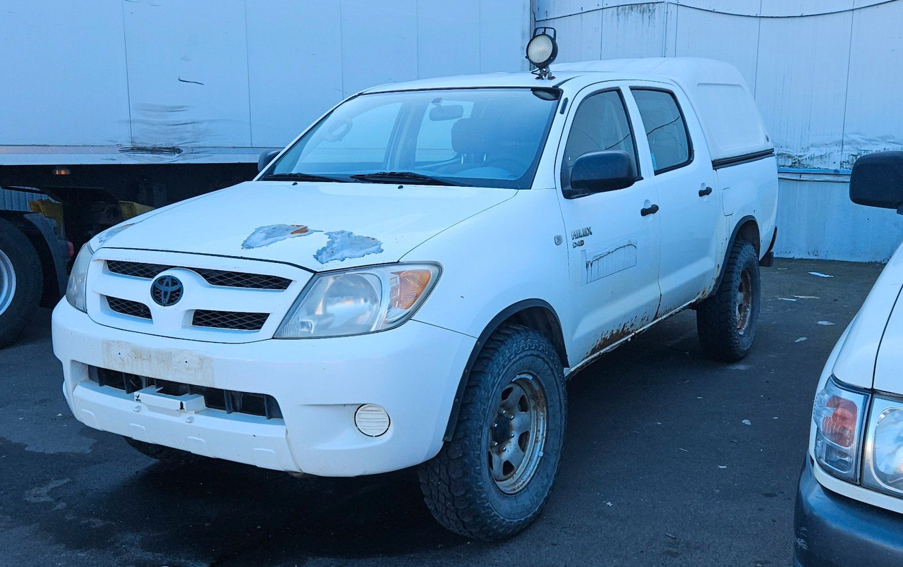 Toyota Hilux Double Cab 4x4 - SUV: bild 1 Toyota Hilux Double Cab 4x4 - SUV: bild 1