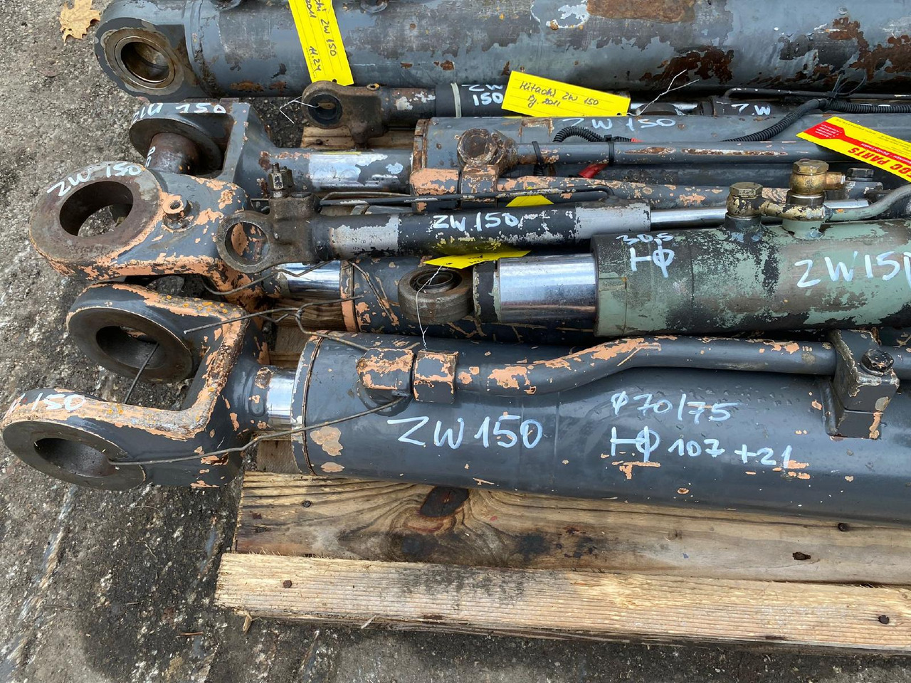 Hitachi ZW 150 - Hydraulcylinder för Byggmaskiner: bild 4 Hitachi ZW 150 - Hydraulcylinder för Byggmaskiner: bild 4