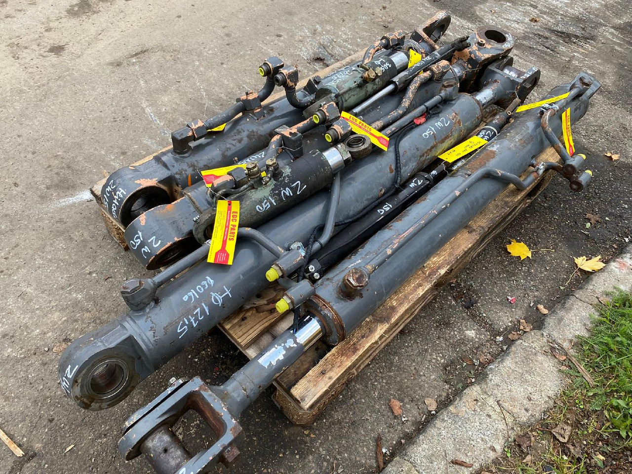 Hitachi ZW 150 - Hydraulcylinder för Byggmaskiner: bild 5 Hitachi ZW 150 - Hydraulcylinder för Byggmaskiner: bild 5