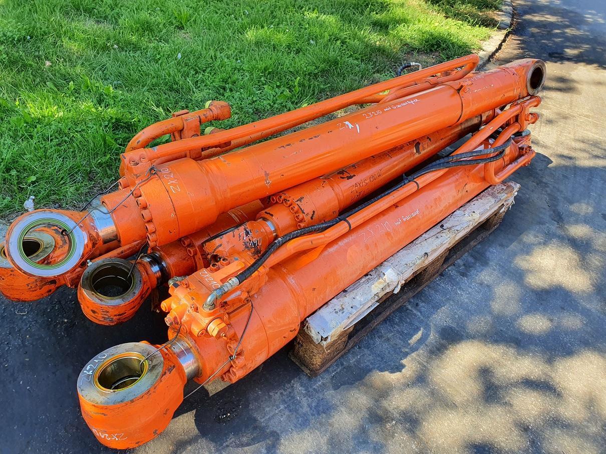 Hitachi ZX 210 LC N 3 - Hydraulcylinder för Byggmaskiner: bild 1 Hitachi ZX 210 LC N 3 - Hydraulcylinder för Byggmaskiner: bild 1