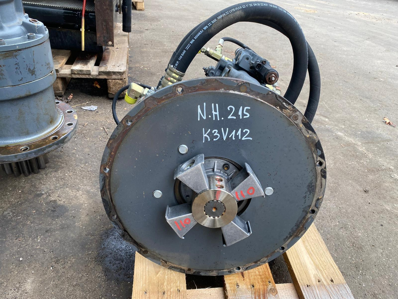 Holland K3V112 aus E215 - Hydraulpump för Byggmaskiner: bild 2 Holland K3V112 aus E215 - Hydraulpump för Byggmaskiner: bild 2
