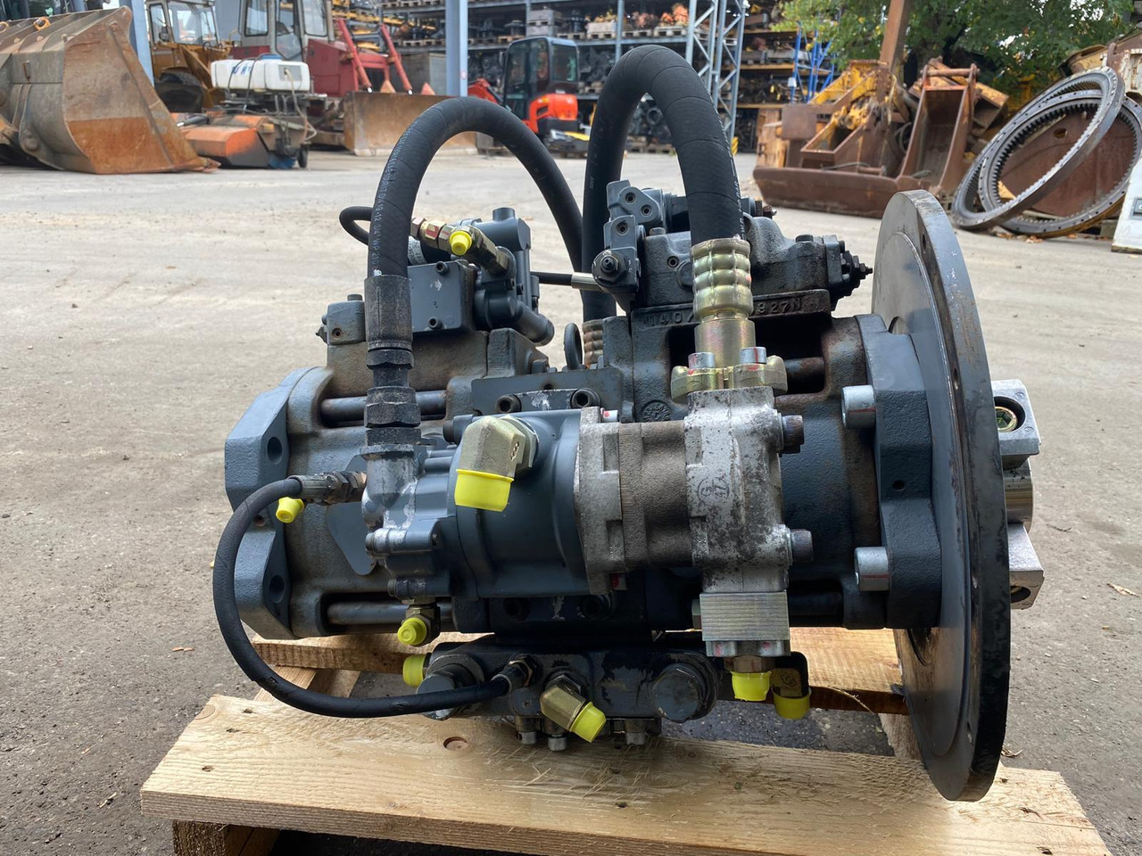 Holland K3V112 aus E215 - Hydraulpump för Byggmaskiner: bild 4 Holland K3V112 aus E215 - Hydraulpump för Byggmaskiner: bild 4