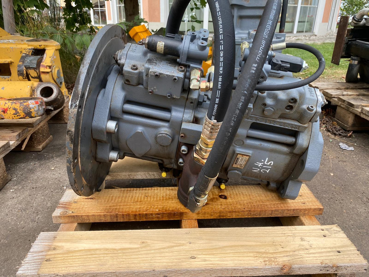 Holland K3V112 aus E215 - Hydraulpump för Byggmaskiner: bild 1 Holland K3V112 aus E215 - Hydraulpump för Byggmaskiner: bild 1