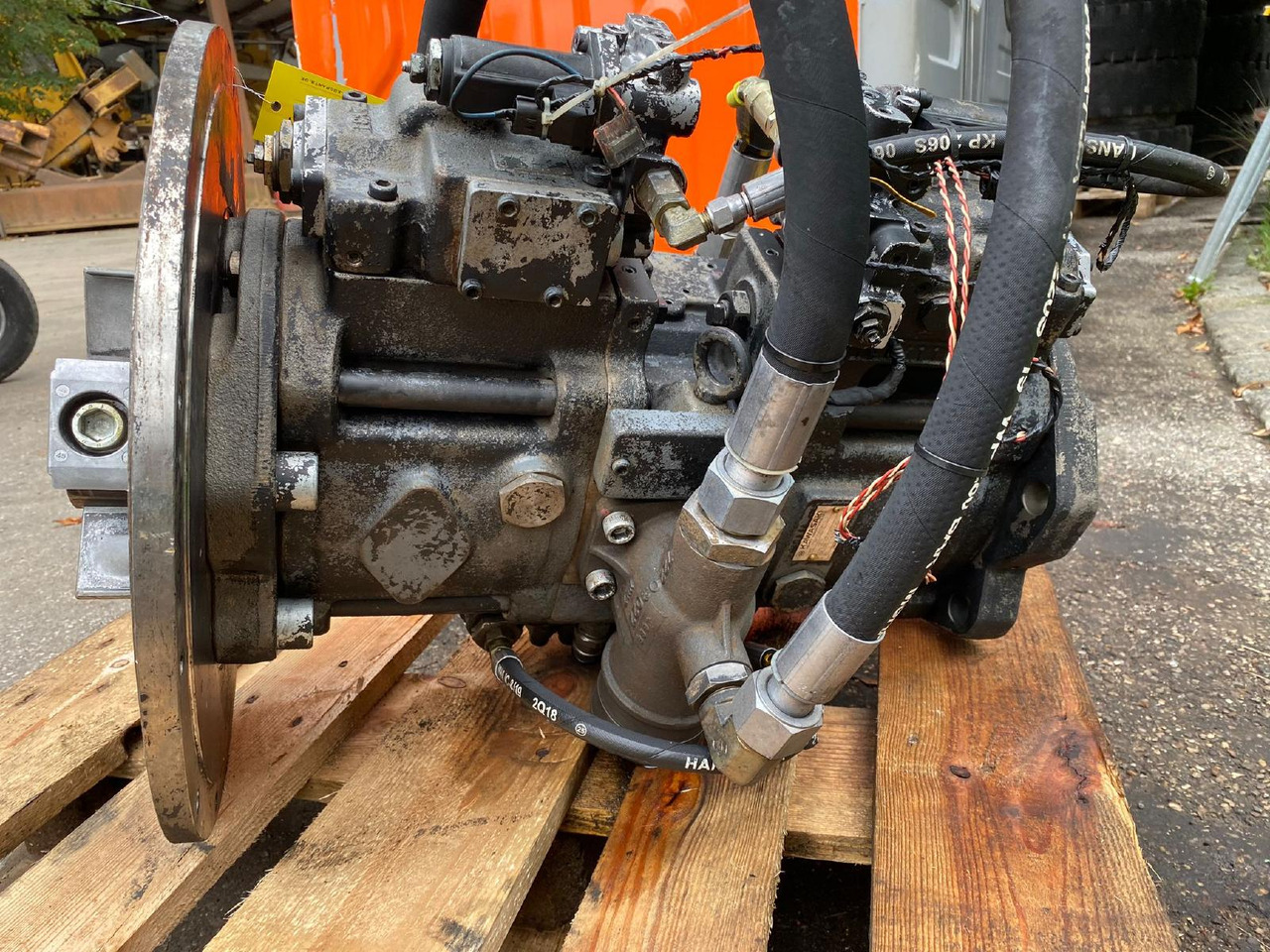 Kawasaki K3V112 aus Fiat Kobelco E 215 - Hydraulpump för Byggmaskiner: bild 1 Kawasaki K3V112 aus Fiat Kobelco E 215 - Hydraulpump för Byggmaskiner: bild 1
