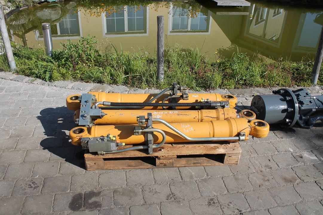 Liebherr A 900 C LIT - Hydraulcylinder för Byggmaskiner: bild 1 Liebherr A 900 C LIT - Hydraulcylinder för Byggmaskiner: bild 1