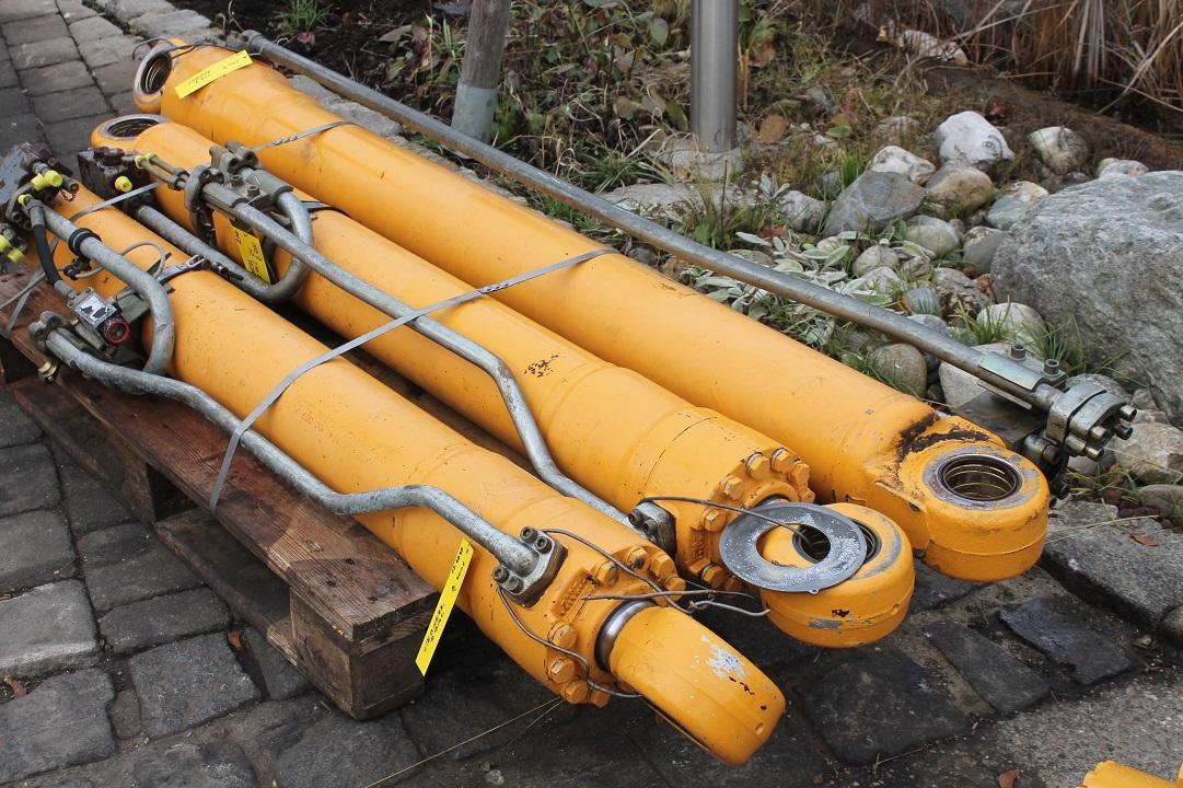 Liebherr R 914 C LIT - Hydraulcylinder för Byggmaskiner: bild 1 Liebherr R 914 C LIT - Hydraulcylinder för Byggmaskiner: bild 1