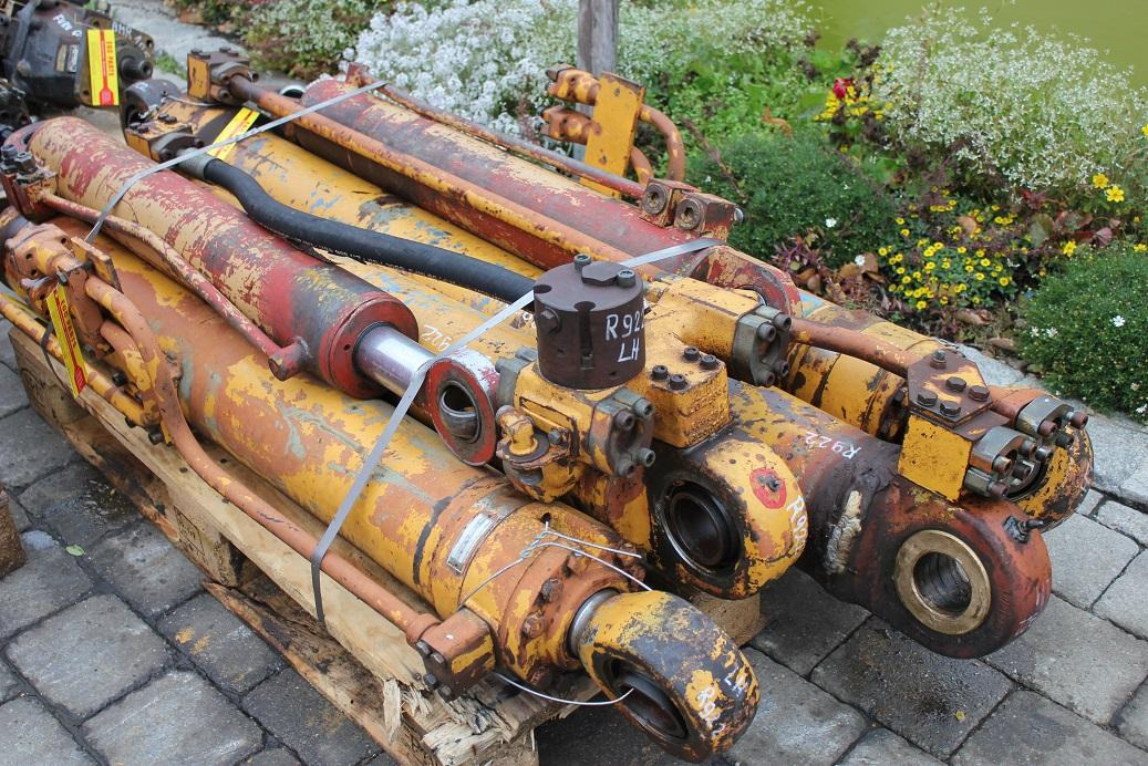 Liebherr R 922 - Hydraulcylinder för Byggmaskiner: bild 1 Liebherr R 922 - Hydraulcylinder för Byggmaskiner: bild 1